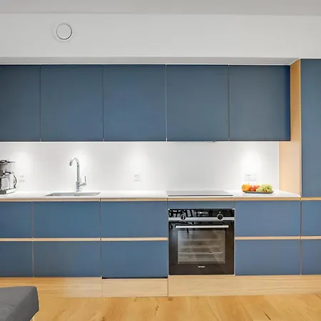 Light House Apartment *