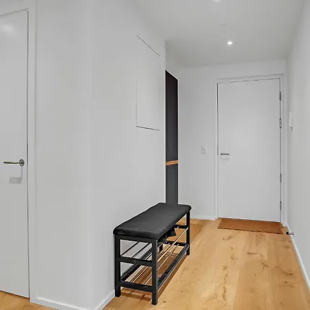 Light House Apartment *